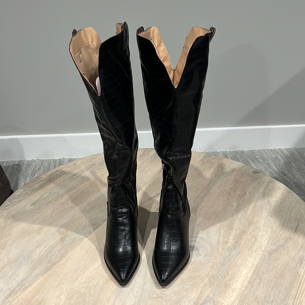 Journee Collection Therese Tru Comfort Foam™ Knee-High Wide-Calf Boots size 7.5.